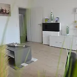 Lakewinds Apartment *