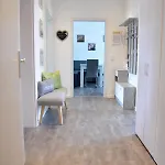 Lakewinds Apartment *