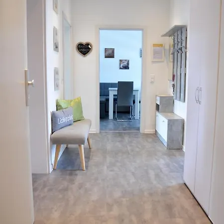 Lakewinds Apartament *